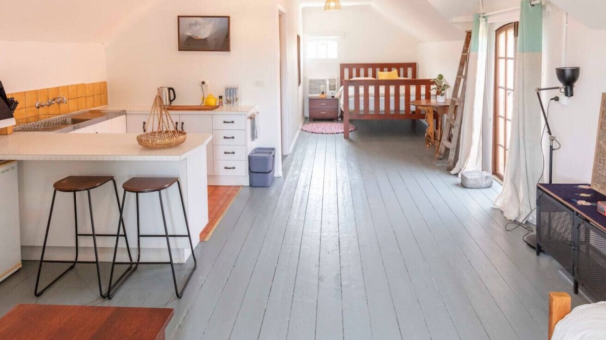 Fairfield Apartment | Tranquil Treehouse, Loft Space @ Art House