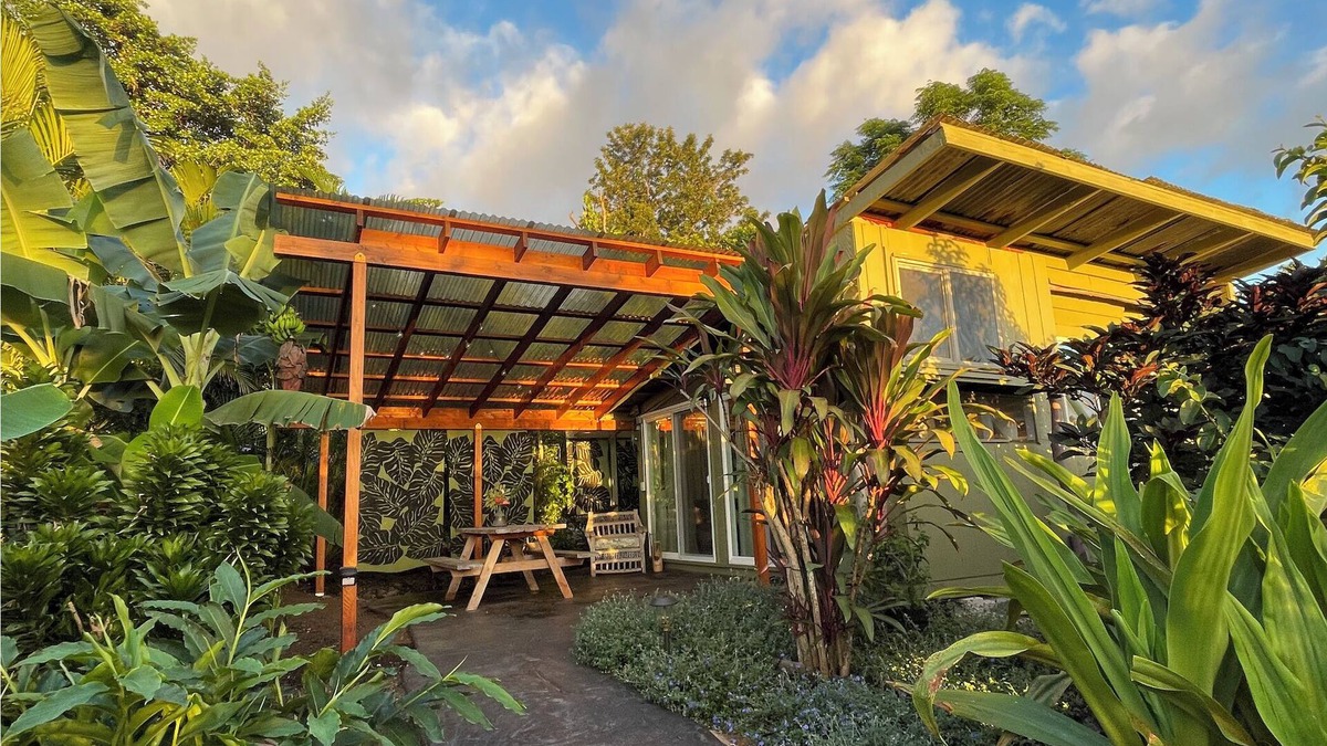 Kalaoa Cottage | Tranquil Tropical Retreat