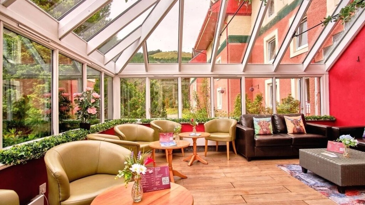 Tyndrum Hotel | Tranquil Tyndrum Retreat with Scenic Walks and Wildlife Watching