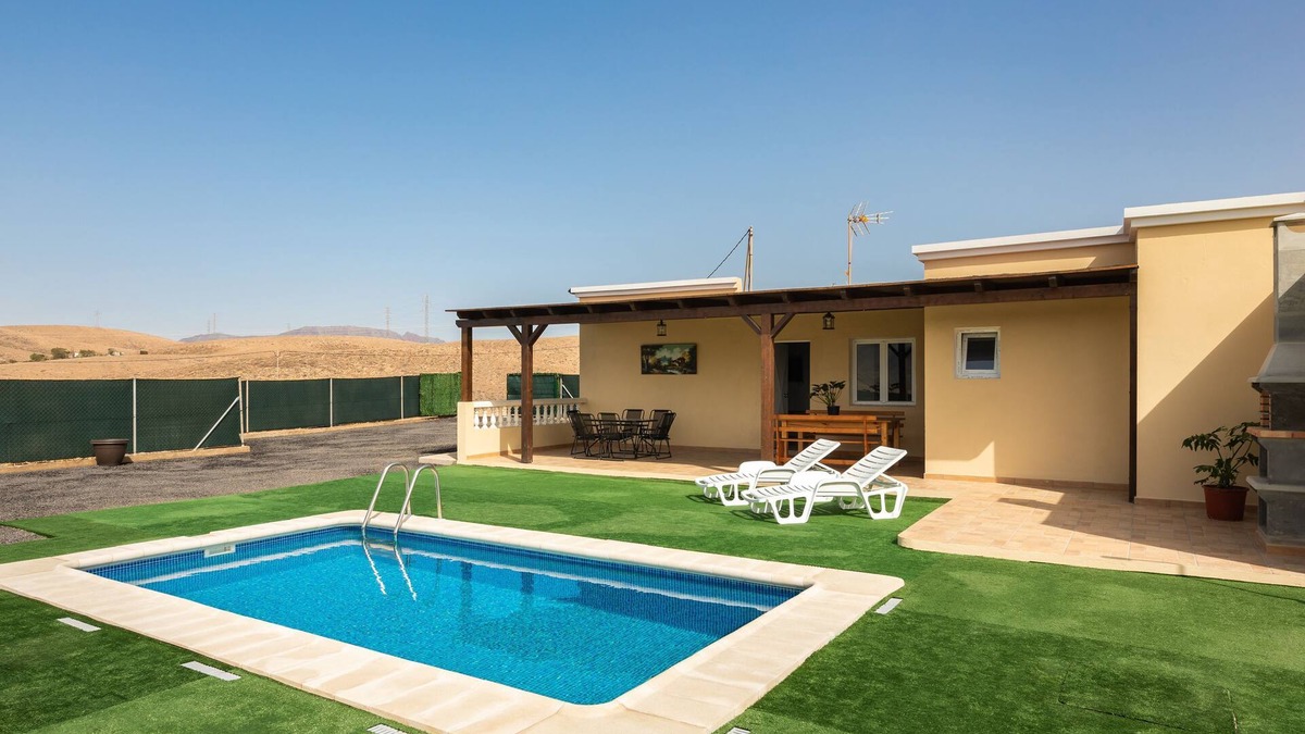 Tuineje Villa | Tranquil Villa Ralue with Pool, Terrace & Garden