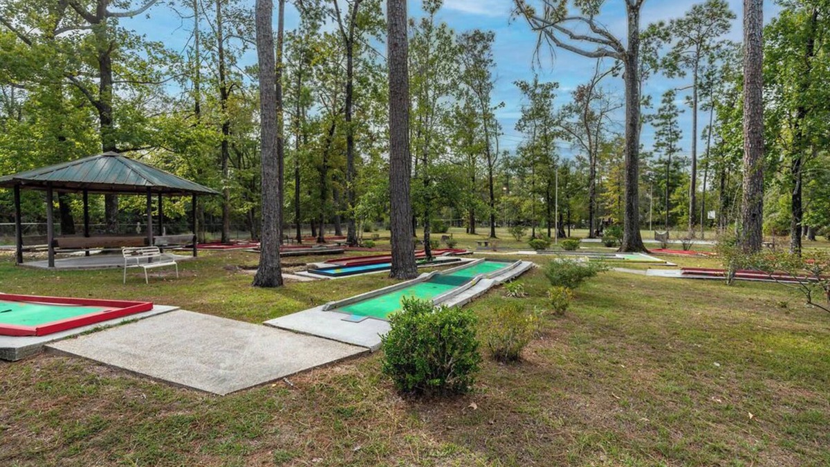 Dry Creek Cabin | Tranquil Waterside Haven: Your Cabin at Bundick Lake Retreat