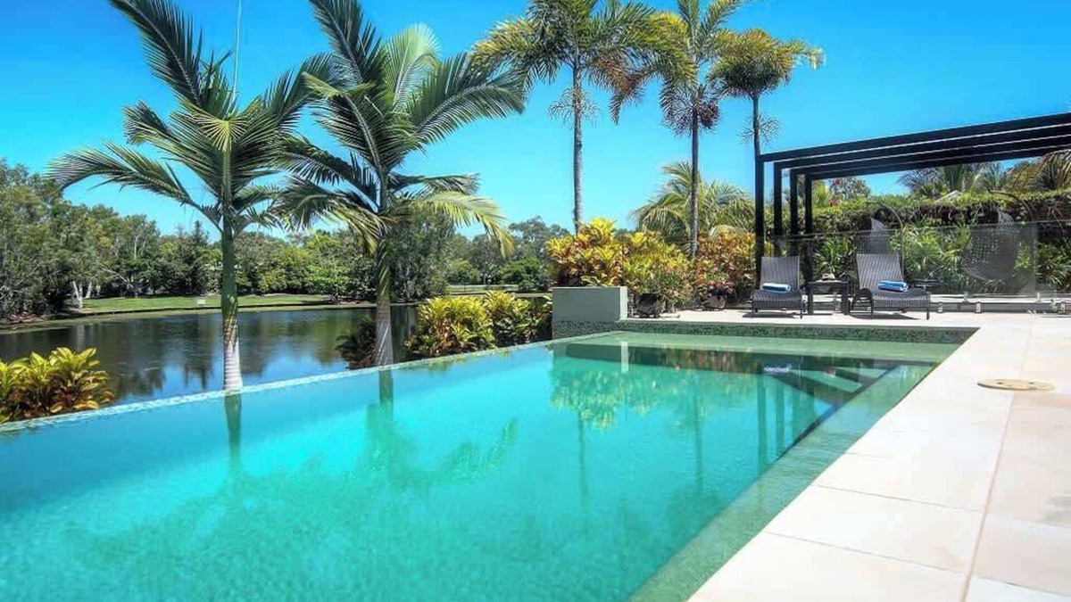 Port Douglas House | Tranquility by the Lake - Luxury Home Port Douglas
