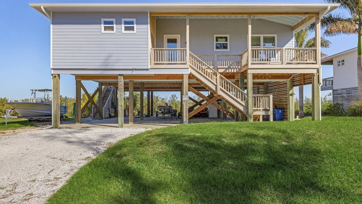 Saint James City House | Tranquility in St. James City! 2/2 Overlooking Mangroves!