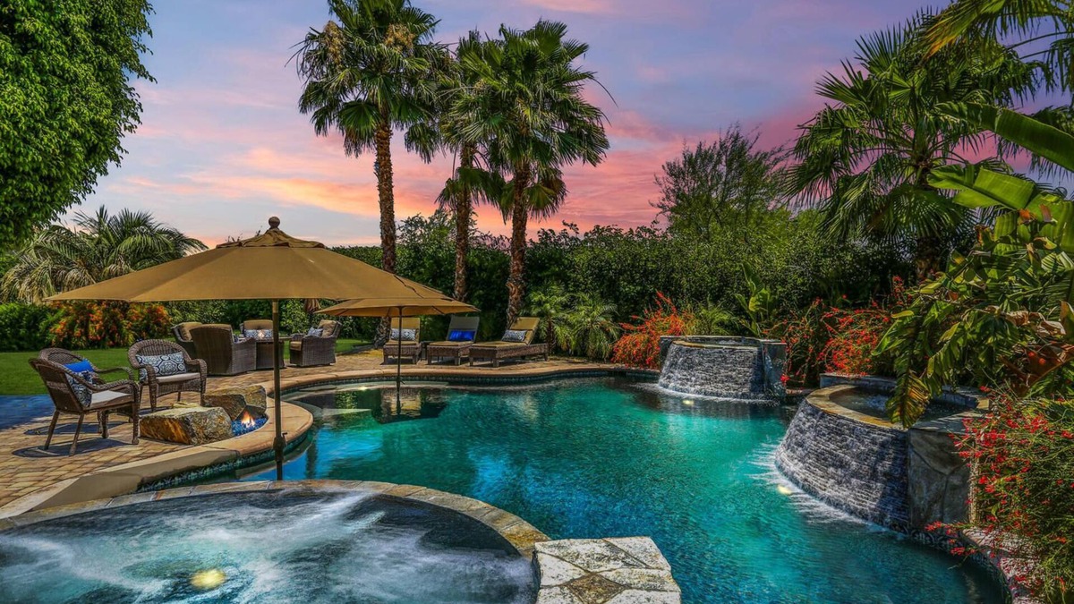 Indio House | TRANQUILITY TUSCAN LUXE ESTATE & Guesthouses 4 Firepits/Pool/Spa LUSH Tropical