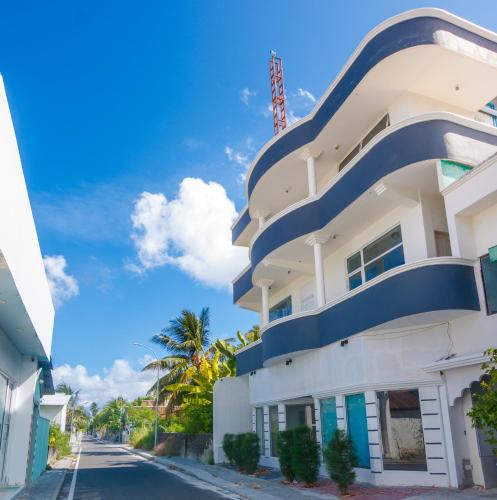 Maradhoo House | Transit Tower