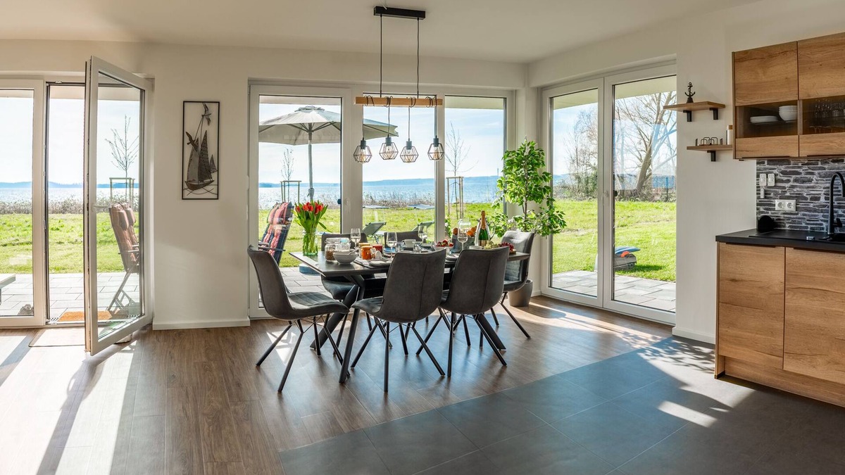 Schwerin House | Traumhaft Gelegener Ferienbungalow Direkt am Schweriner See