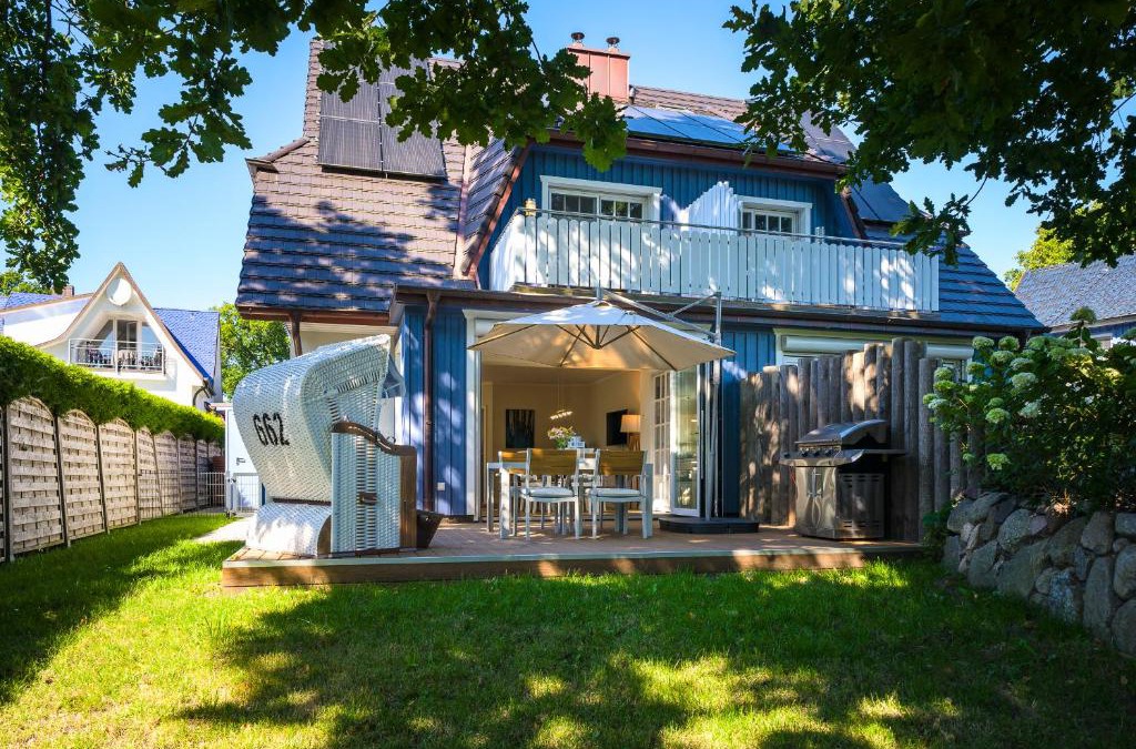 Ostseebad Prerow House | Traumhaus Auri in Prerow Ostsee auf dem Darß mit Kamin und Sauna und Garten
