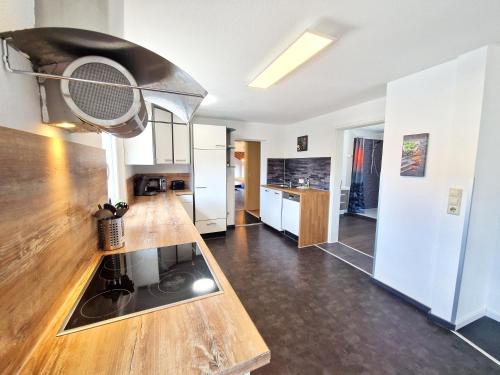 Rheinhausen Apartment | Traumwohnung mit Sonnen-Balkon - nur 5 min vom EP