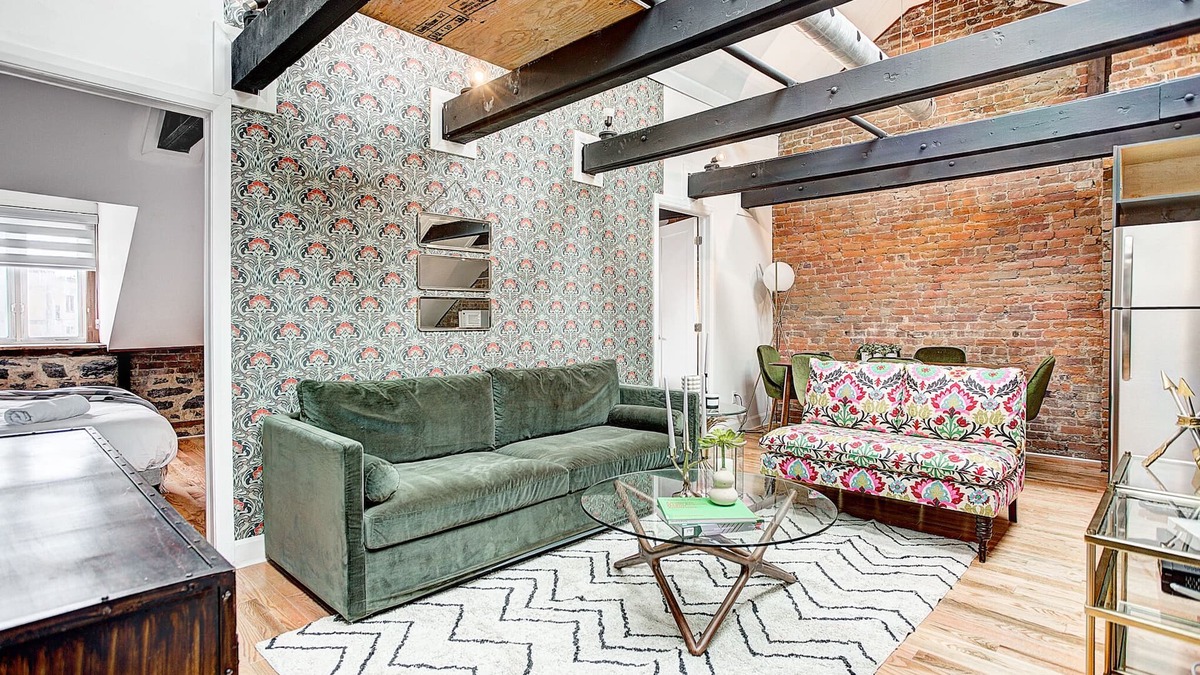 Latin Quarter Apartment | Traveler's Gem Downtown 3BR-2BA| Walk Everywhere |