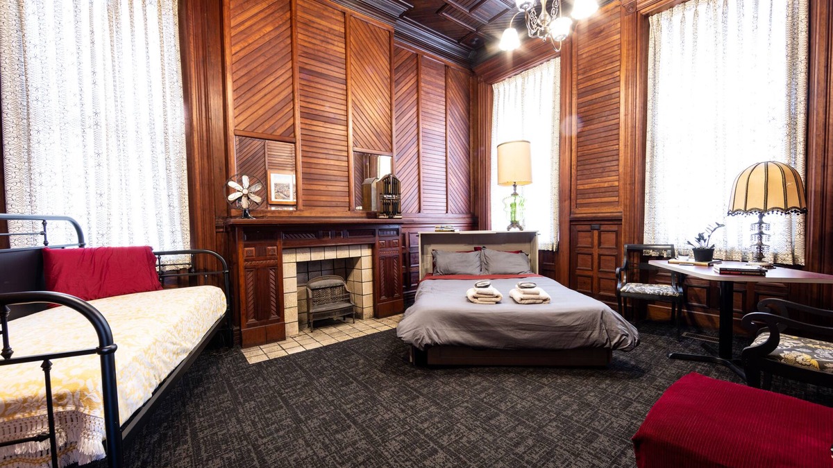 South Side Flats Hotel | Traveler's Rest Hotel