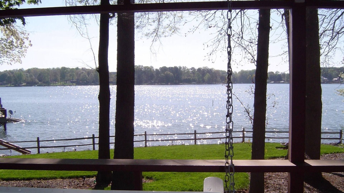 Mayhew Cottage | Traveller's Retreat - Nice privacy with FANTASTIC views!
