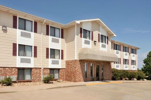 Jefferson City Hotel | Travelodge by Wyndham Jefferson City