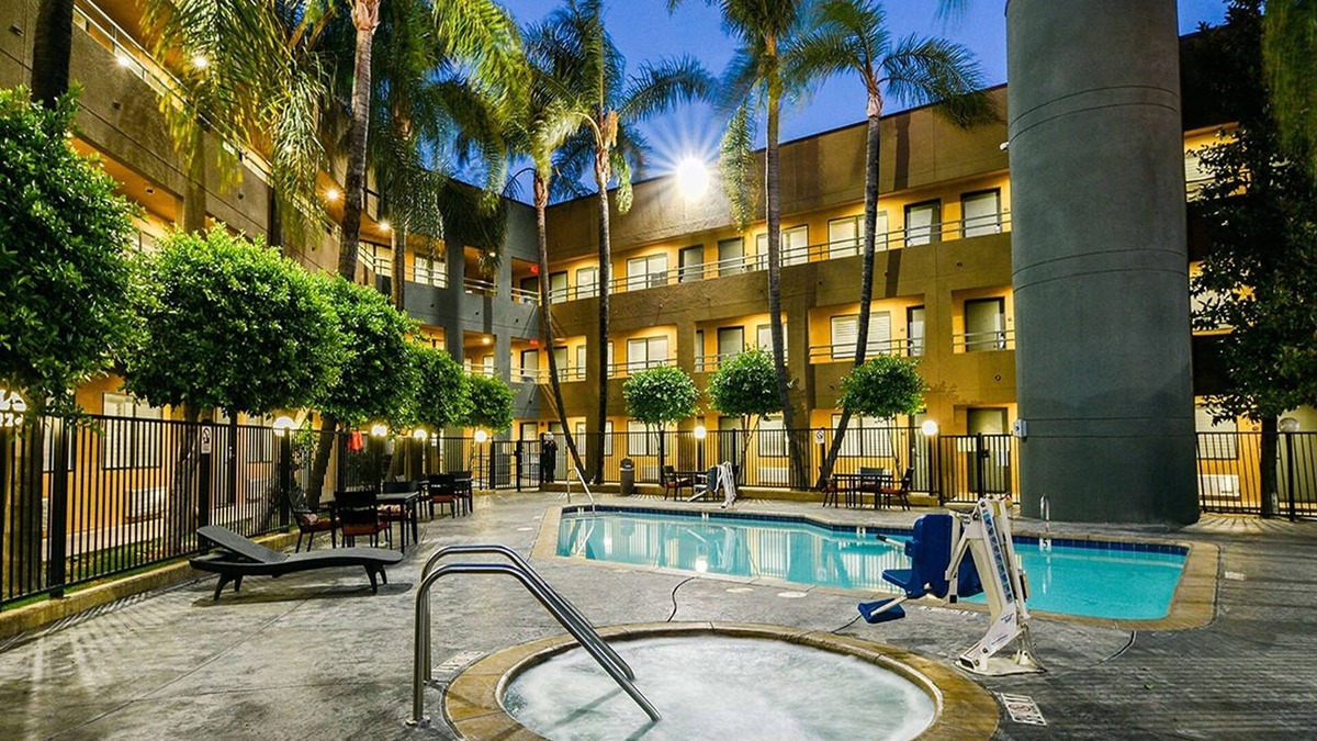 Commerce Hotel | Travelodge by Wyndham Commerce Los Angeles Area