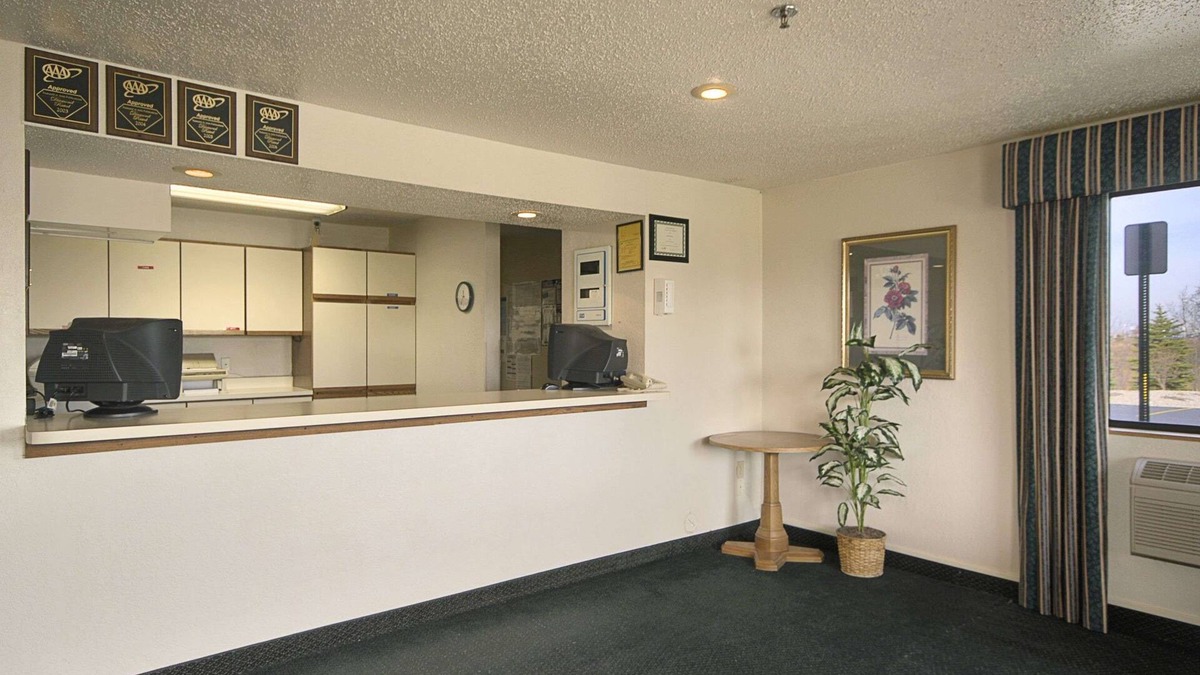 Hudsonville Hotel | Travelodge by Wyndham Hudsonville