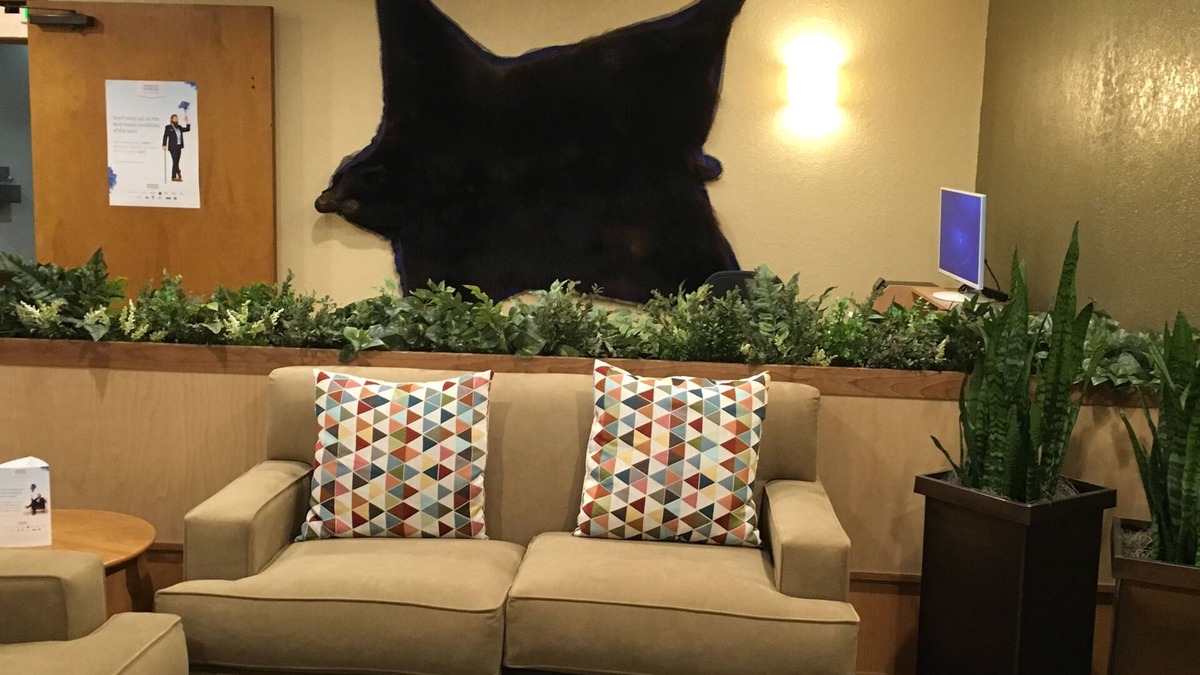 Mendenhall Valley Hotel | Travelodge by Wyndham Juneau