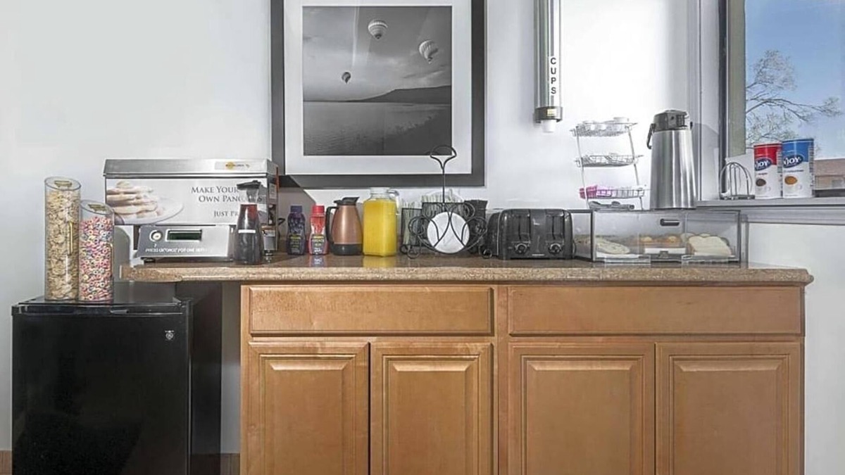 East Las Vegas Apartment | Travelodge by Wyndham Las Vegas NM is offering accommodations in Las Vegas .