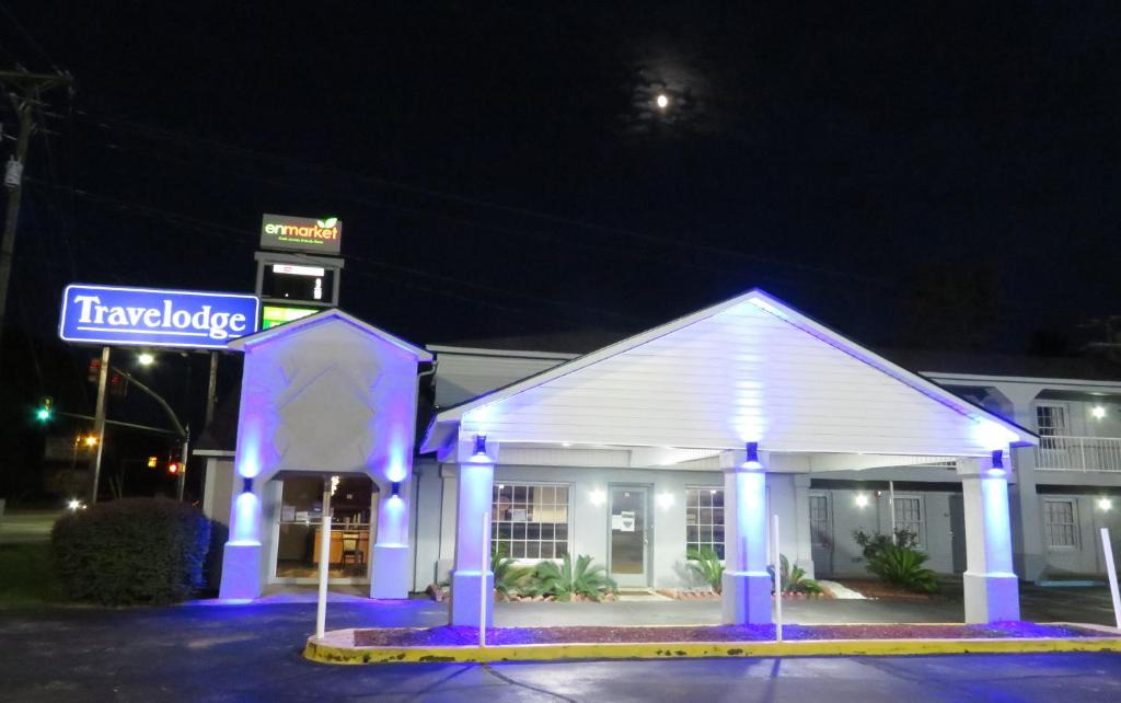 Walterboro - St. George Hotel | Travelodge by Wyndham Walterboro