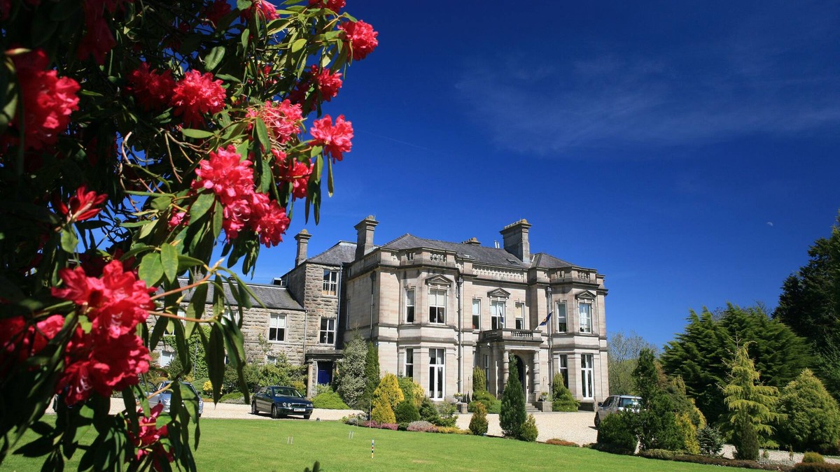 Capel Coch Hotel | Tre-Ysgawen Hall