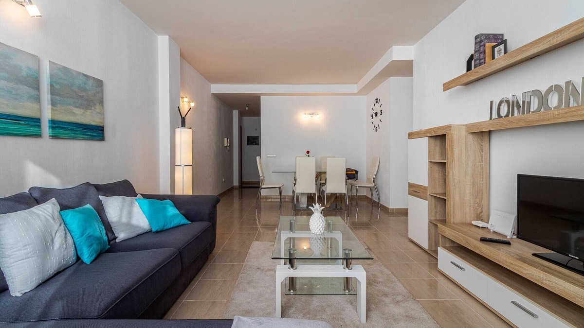 Vecindario Apartment | Trebolina - 3Bdr - FastWiFi - Parking