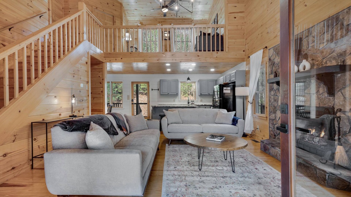 Blue Ridge Cabin | Tree House Vibes, Hot Tub, Fire Pit