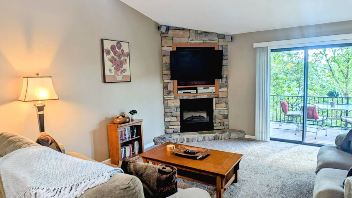 Table Rock Condo | Tree Top Terrace~NEW LISTING!~Pointe Royale Resort~Pools~Hottub