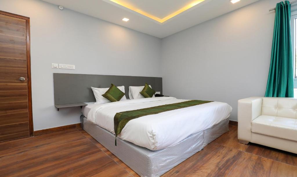 Bangalore City Center Hotel | Treebo Apple Villa