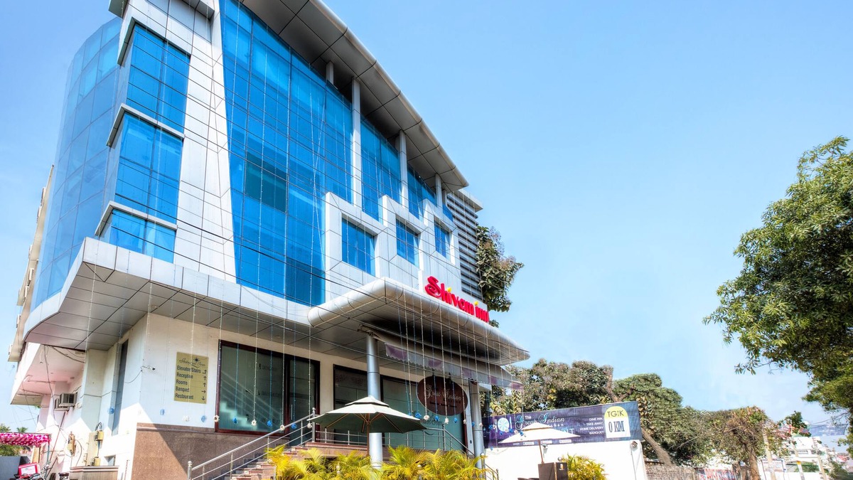 Gomti Nagar Hotel | Treebo Shivam Inn Near Singapore Mall