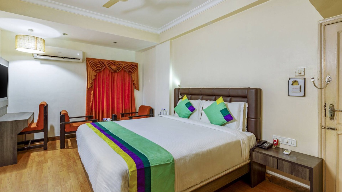 Navrangpura Hotel | Treebo Trend Crown
