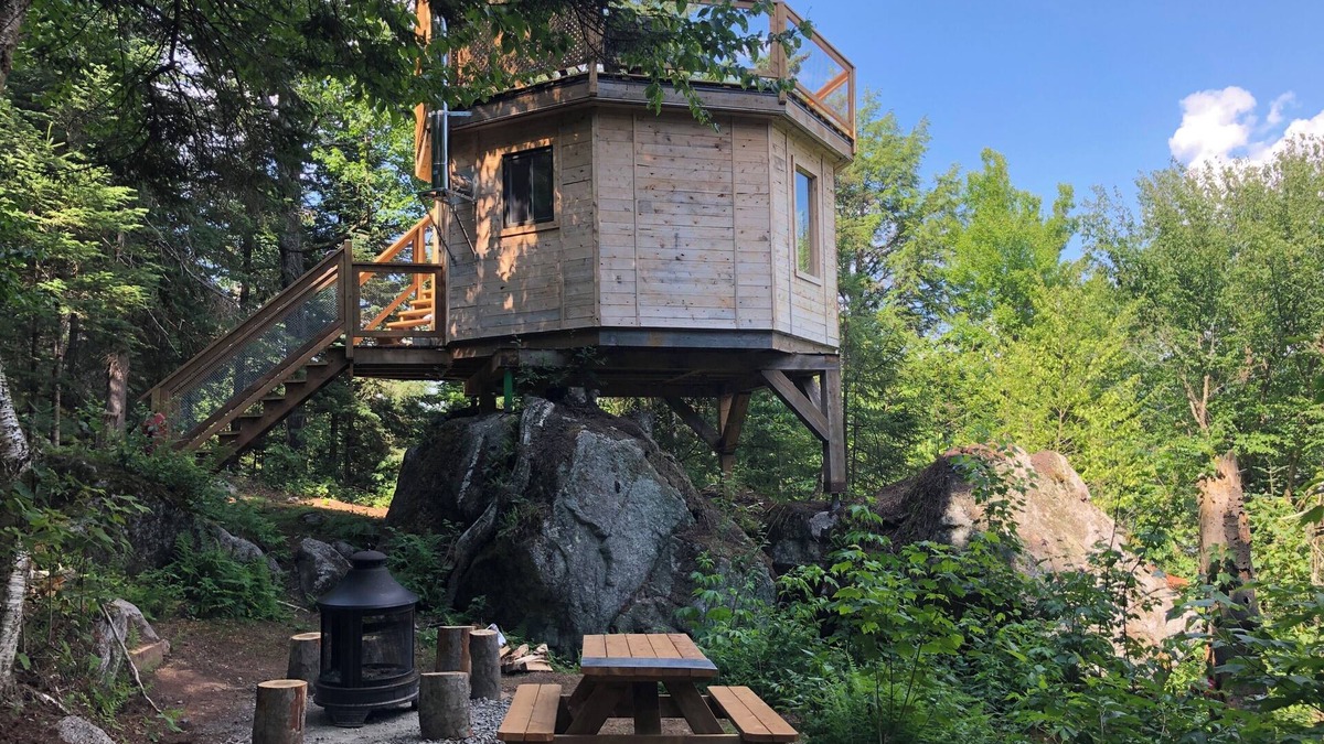 Saint-Faustin-Lac-Carre House | Treehouse #20 | The Rockhouse