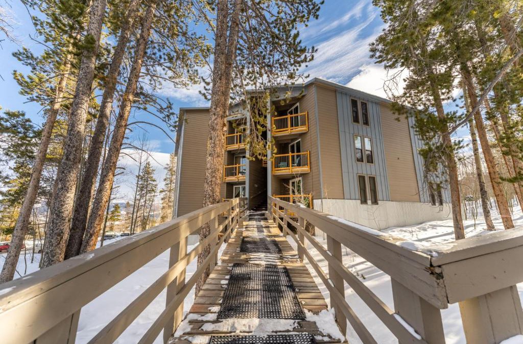 Wildernest House | Treehouse #301, Building A by Summit County Mountain Retreats