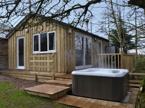 Westward House | Treehouse Cabin