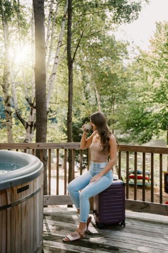 Belgrade House | Treehouse Duo Lakefront 2 Private Hot Tubs