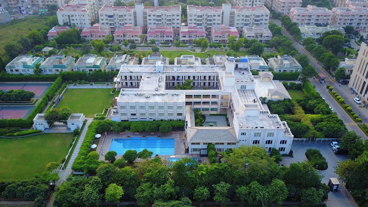 Bhiwadi Hotel | TreeHouse Hotel Club & Spa
