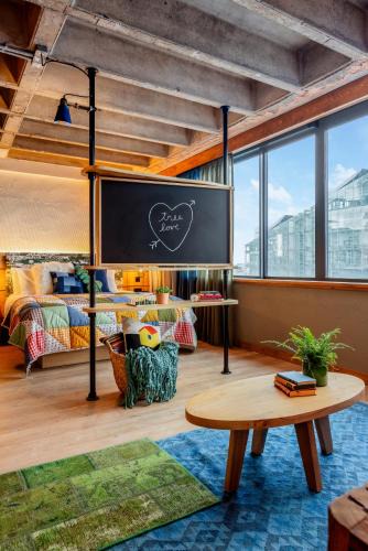 Manchester City Centre Hotel | Treehouse Hotel Manchester