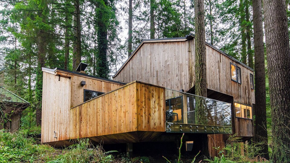 Upper Lonsdale House | Treehouse in the Woods