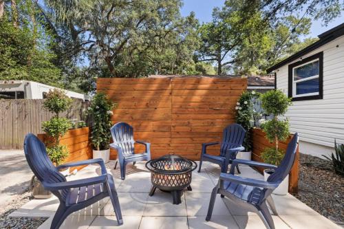 Old Seminole Heights House | Treehouse is a Quaint 2 BR in an Up-and-Coming Part of Town, Pet Friendly with Fenced Yard and lounge area that is Close to Downtown Tampa