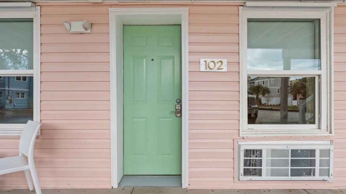 Windy Hill Apartment | TreeHouse Lodge,Walk to Beach,Pet-Friendly 102