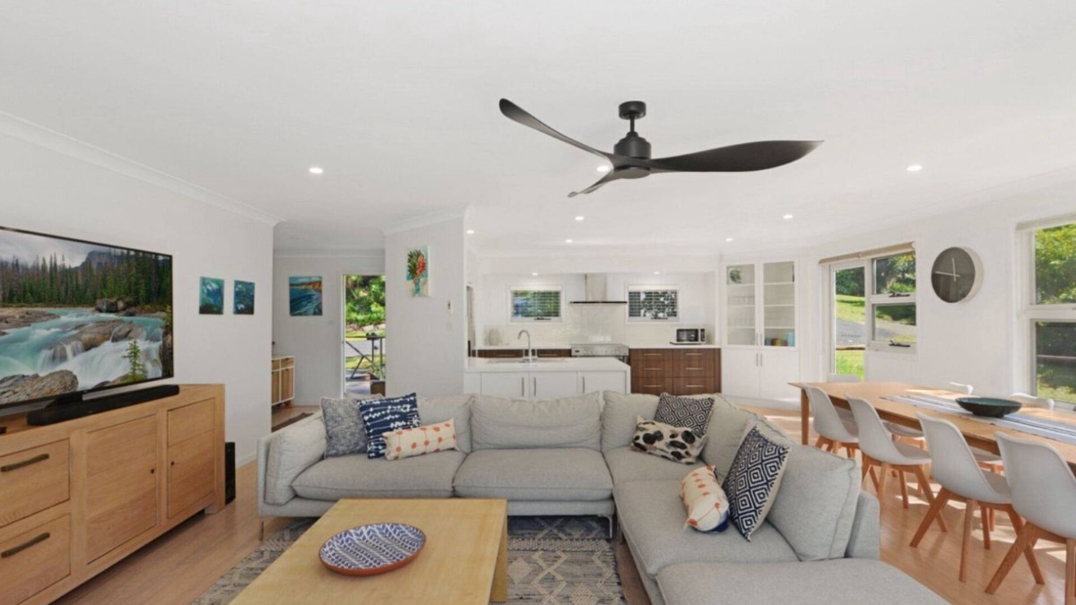 Macmasters Beach House | Treehouse on Stone - House and Private Guest Suite
