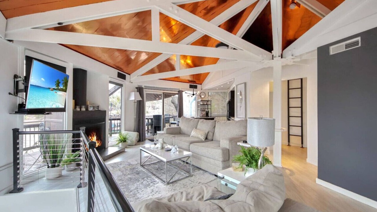 Village of Four Seasons Cabin | Treetop, 2 pools, dock, hot tub!