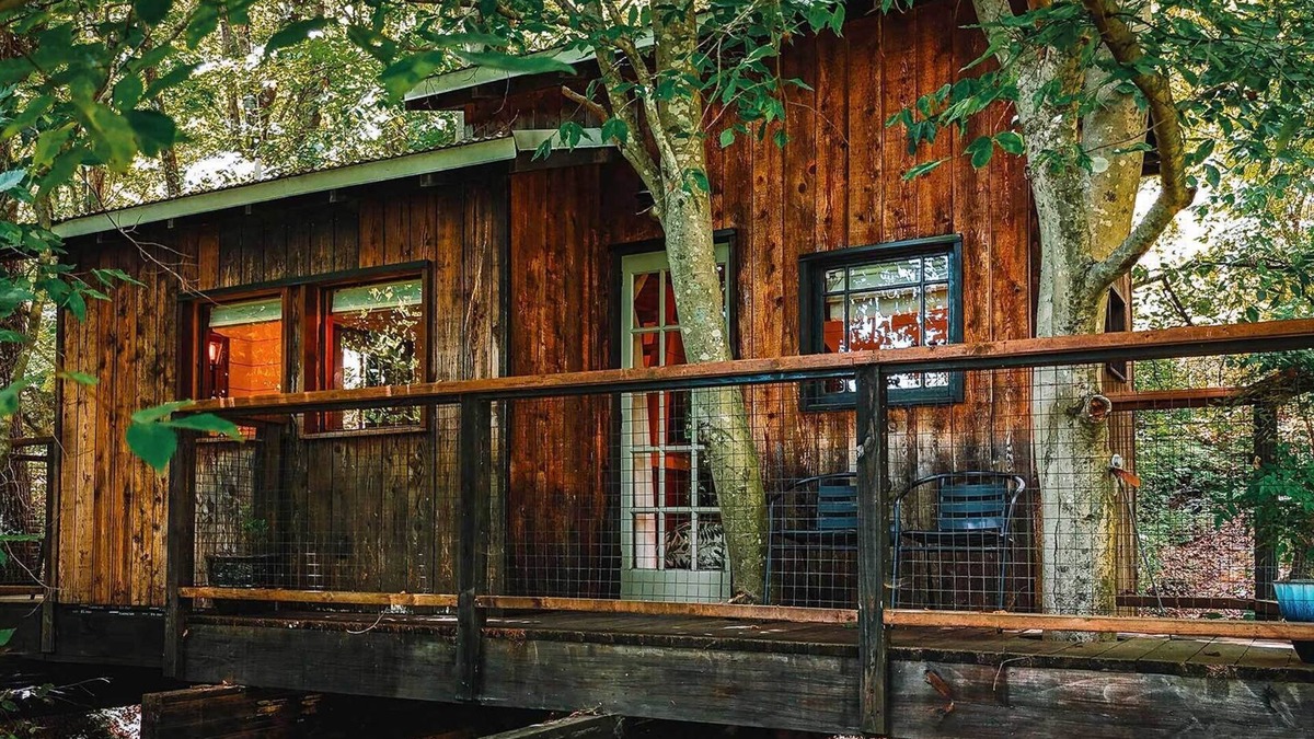 Flintstone House | Treetop Hideaways: The Elements Treehouse