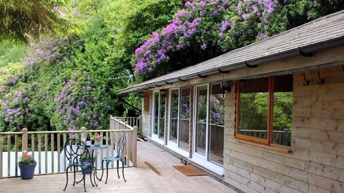 Oare Cottage | TREETOPS, pet friendly, with a garden in Woody Bay
