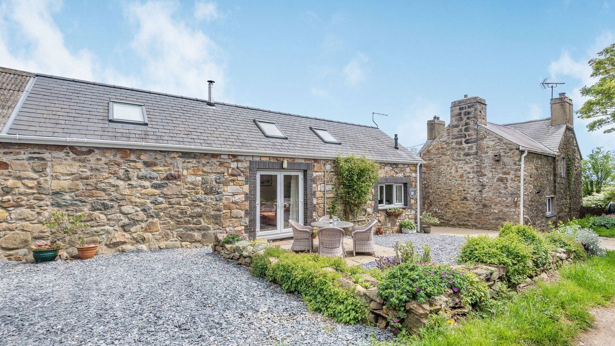 Garn Fadryn Cottage | TREFAES NEWYDD, family friendly, with open fire in Sarn Meyllteyrn