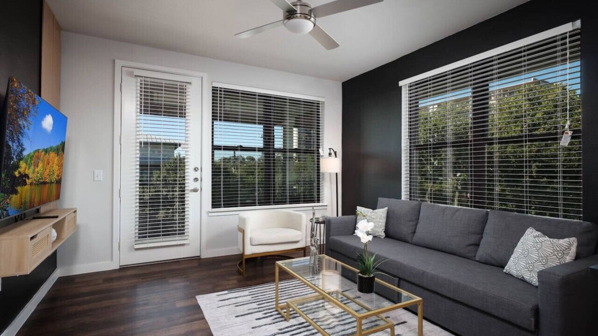 Near East Side Apartment | Trendy 2BR w/Gym, Parking Near Rvrwalk & Dome