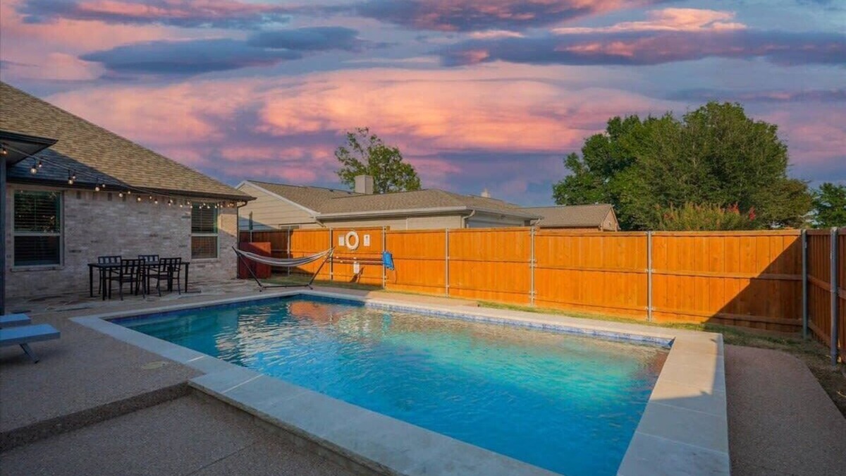 Rowlett House | Trendy and Modern home w/a Private Pool