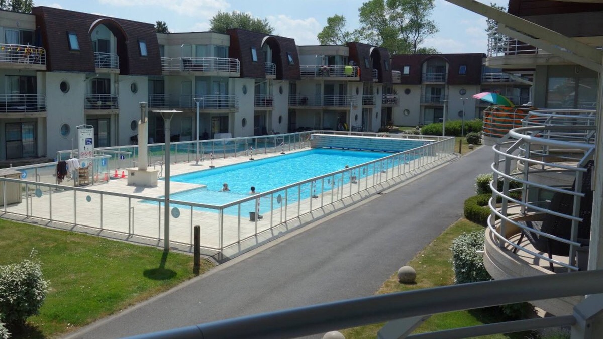 Bredene Apartment | Trendy app. with pool, closeby dunes/beach/nature
