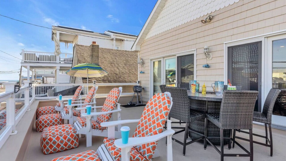 Seaside Heights House | Trendy & Chic 6 BR home steps to the Boardwalk/Beach extensively stocked for Fun
