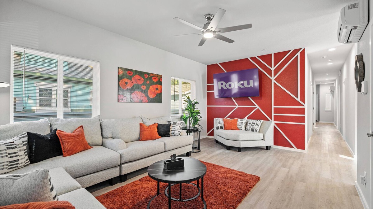 New Era Park House | Trendy Escape in the Heart of Sacramento!