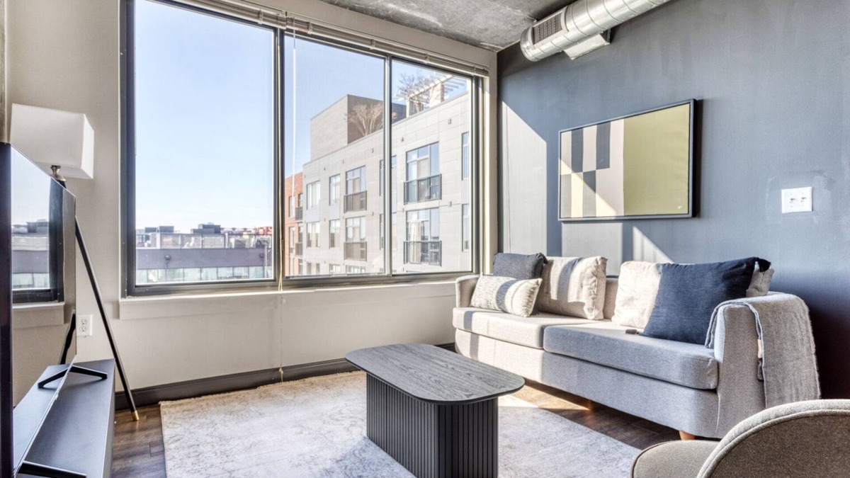 H Street Corridor Apartment | Trendy H Street 2 BR w/ Gym & Pool, near Union Station, by Blueground