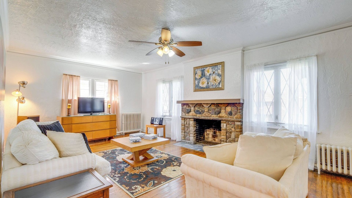 South Euclid Apartment | Trendy South Euclid Apt - 5 Mi to Cleveland Clinic