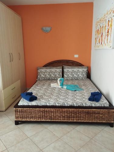 Santa Maria Apartment | Tres Caravelas Studio Flats